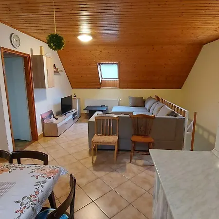 Voros Apartman Apartmán *
