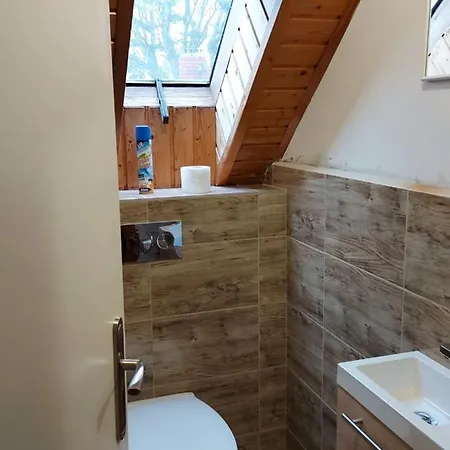 Voros Apartman Appartamento Balatonfenyves